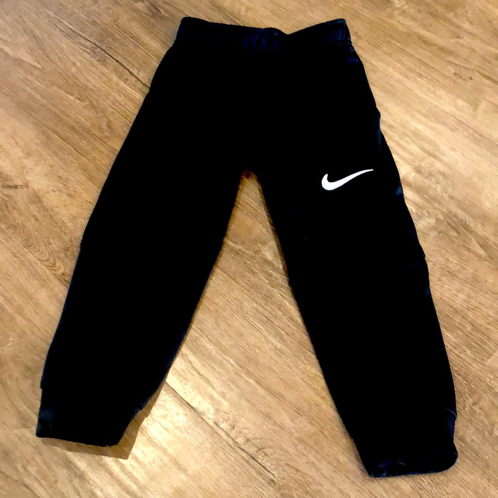 Black Nike boys sweat pants